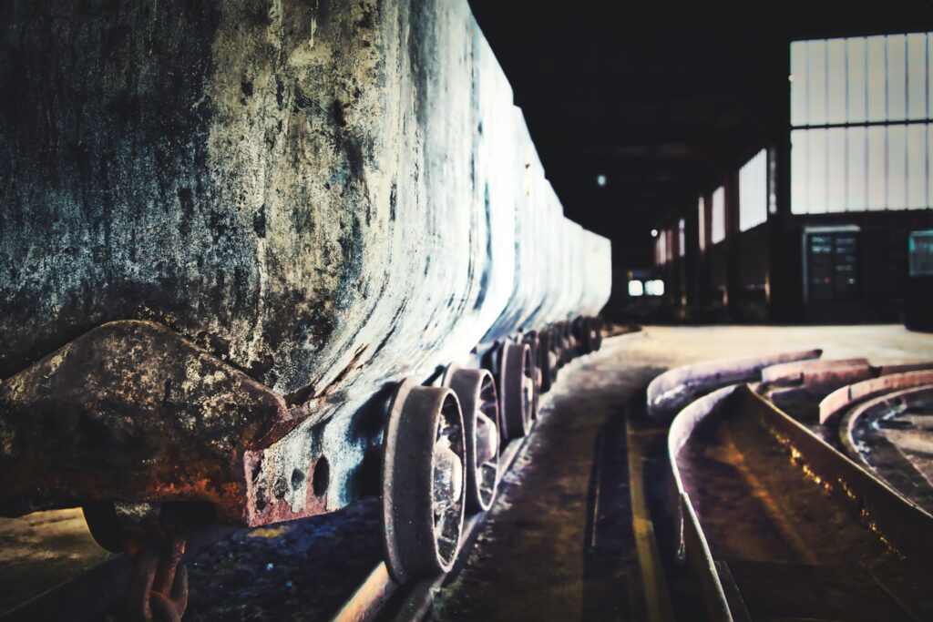 Zeche Zollverein - Förderwagen und Schienen