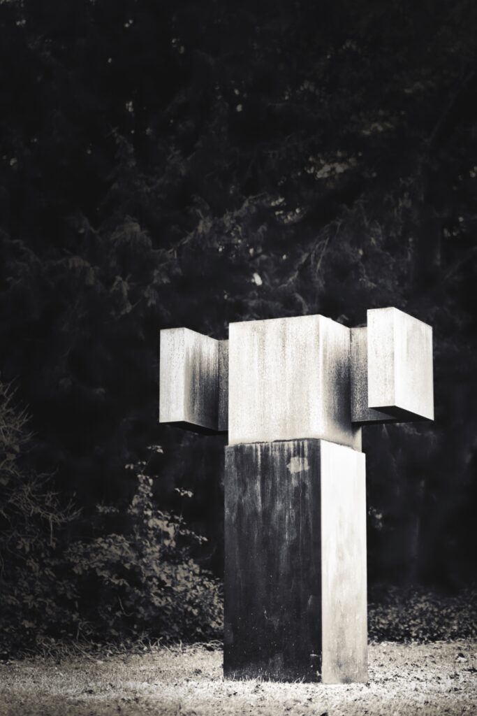 Skulptur "Windfänger I" von Michael Hieronymus im Skulpturenpark im ZfP Weinsberg