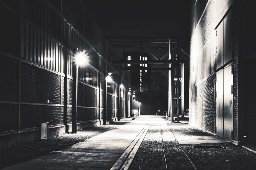 Zeche Zollverein - Beleuchtete Straße zur Nacht